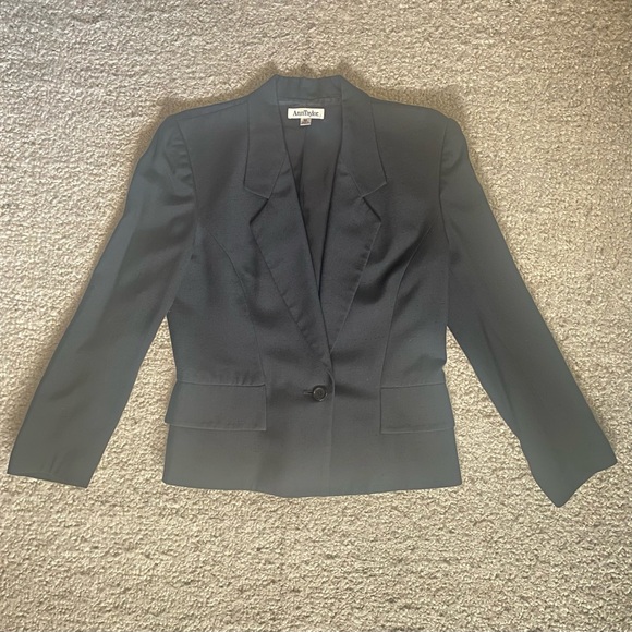 Ann Taylor Jacket/Blazer ~Size 10 ~Black ~Silk Blend ~Handsome Professional - Picture 1 of 14